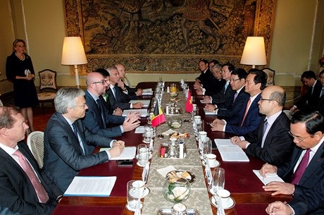 Thủ tướng Nguyễn Tấn Dũng hội đàm với Thủ tướng Bỉ