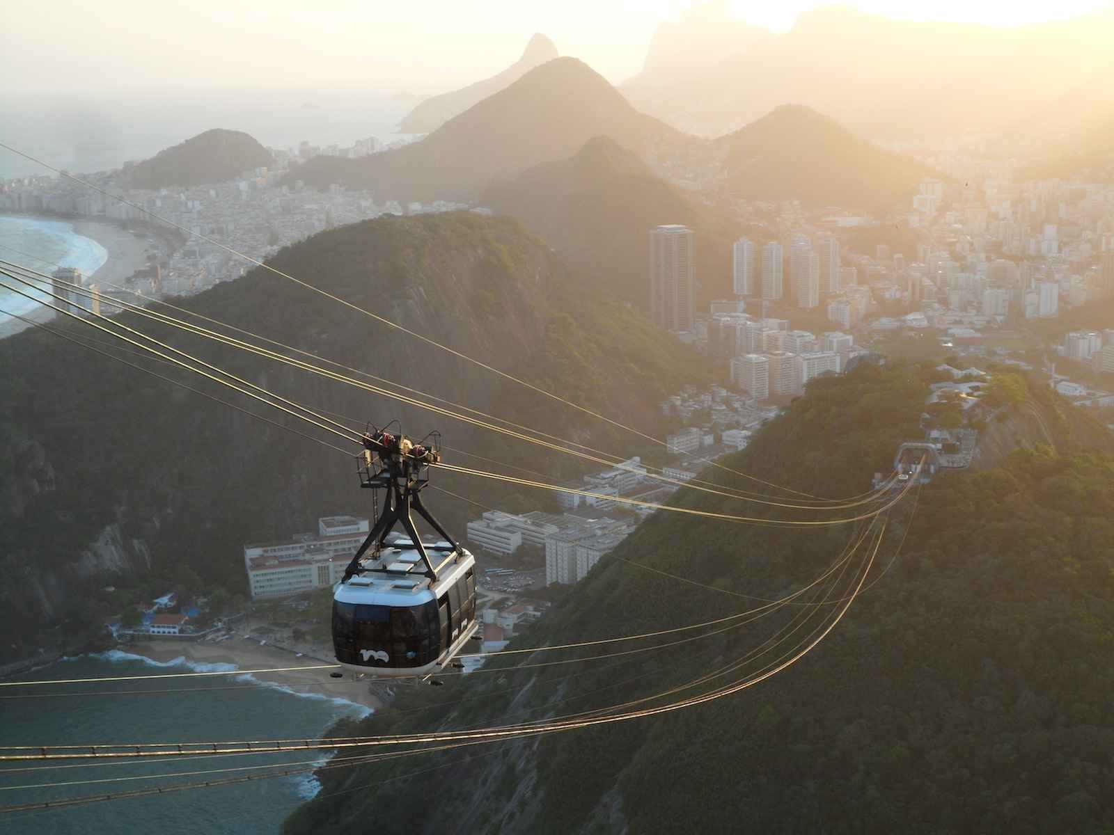 Cáp treo Bà Nà lọt Top 10 cáp treo ấn tượng nhất thế giới - 6 Cáp treo trên núi Aiguille du Midi, Pháp