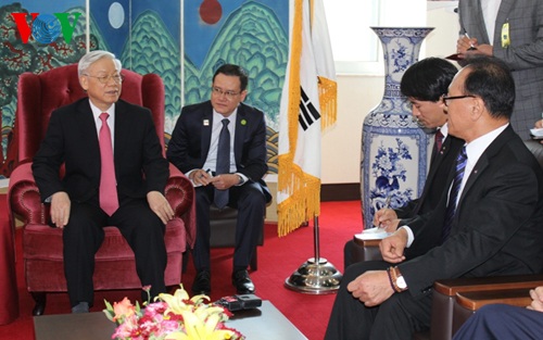  Tổng Bí thư Nguyễn Phú Trọng thăm Tổng lãnh sự danh dự Việt Nam tại Busan.