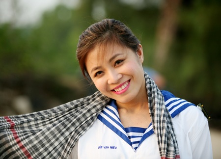 “Nụ hôn đặc biệt” với một chiến sĩ của MC Hoàng Linh - 2 Hoàng Linh được các chiến sĩ đặt biệt danh Nụ cười của người lính