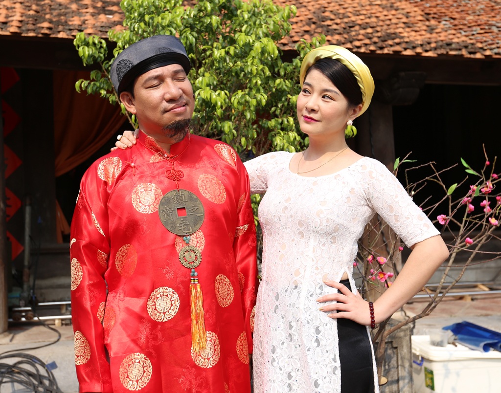 “Vợ chồng” Quang Thắng- Kim Oanh vất vả chuyện con cái - 2 Là quan thét ra lửa ở ngoài nhưng về nhà, quan Bợm lại rất sợ vợ