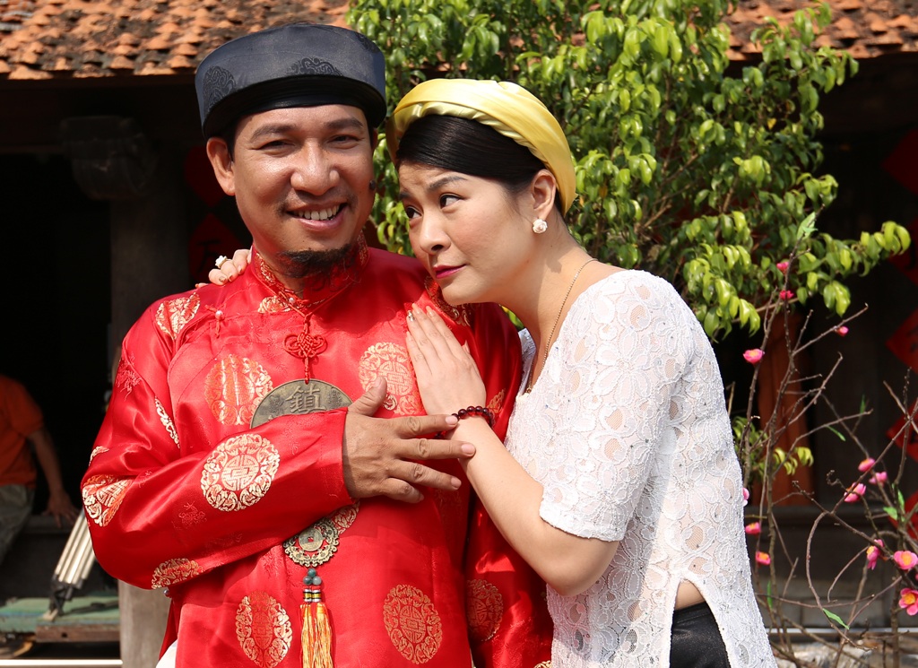 “Vợ chồng” Quang Thắng- Kim Oanh vất vả chuyện con cái - 3 Là quan thét ra lửa ở ngoài nhưng về nhà, quan Bợm lại rất sợ vợ