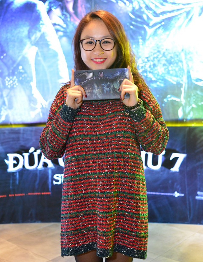 MC Việt Nga- “Mỗi lần một trang phục quái” - 5 Buổi ra mắt phim còn có sự tham gia của Thiện Thanh (con gái nhạc sỹ Quốc Trung và ca sĩ Thanh Lam)