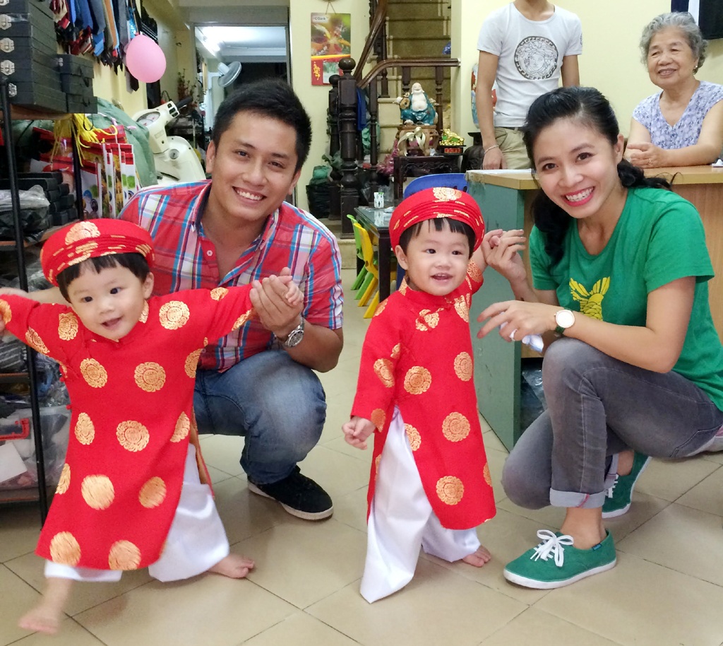 Ngày Tết, MC Hoàng Linh tận dụng từng giây phút cho gia đình - 1 Gia đình MC Hoàng Linh