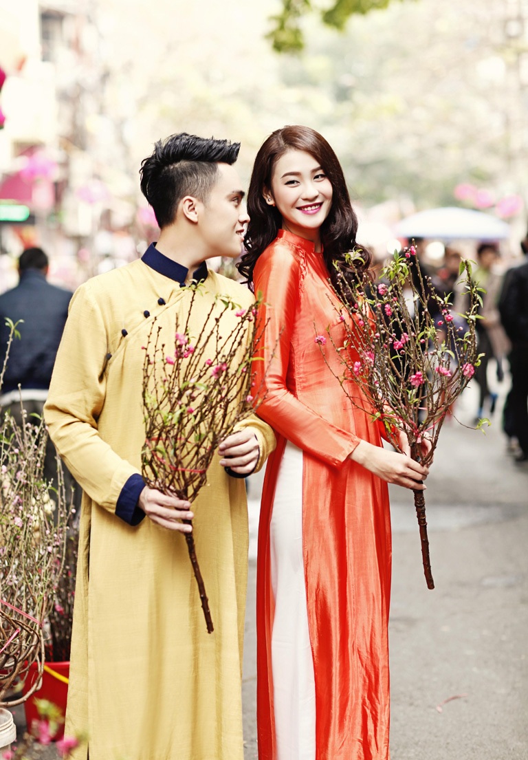 Phan Hà Phương dịu dàng bên MC Thái Dũng ngày Tết - 8 Hào Hoa