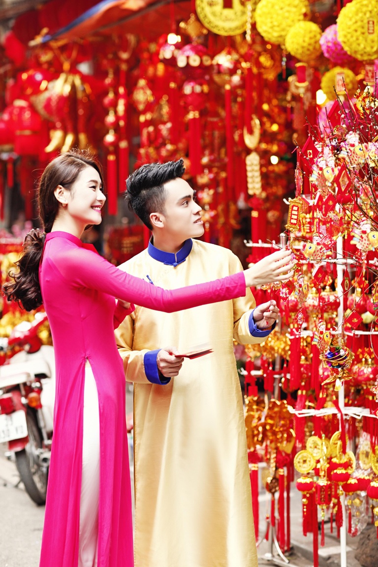 Phan Hà Phương dịu dàng bên MC Thái Dũng ngày Tết - 9 Hào Hoa