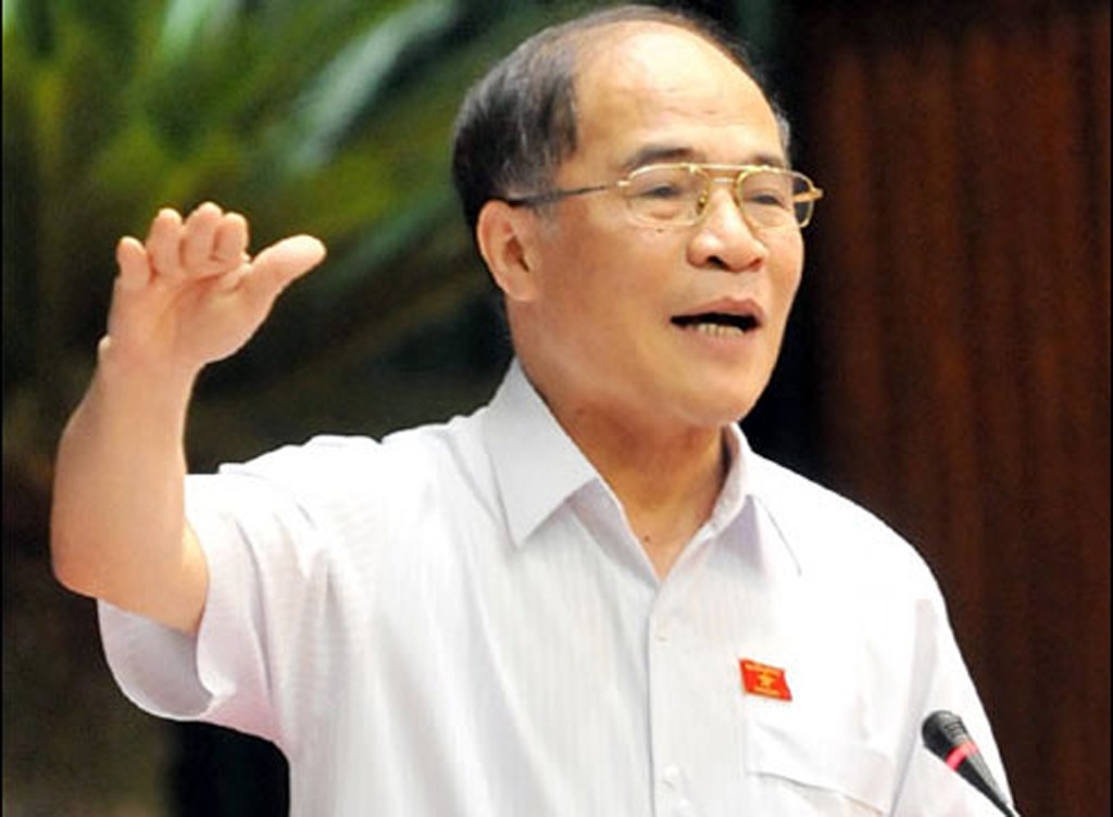 Chủ tịch Quốc hội Nguyễn Sinh Hùng đến chúc Tết các “Táo quân” - 1 Chủ tịch Quốc hội Nguyễn Sinh Hùng đến chúc Tết các “Táo quân”