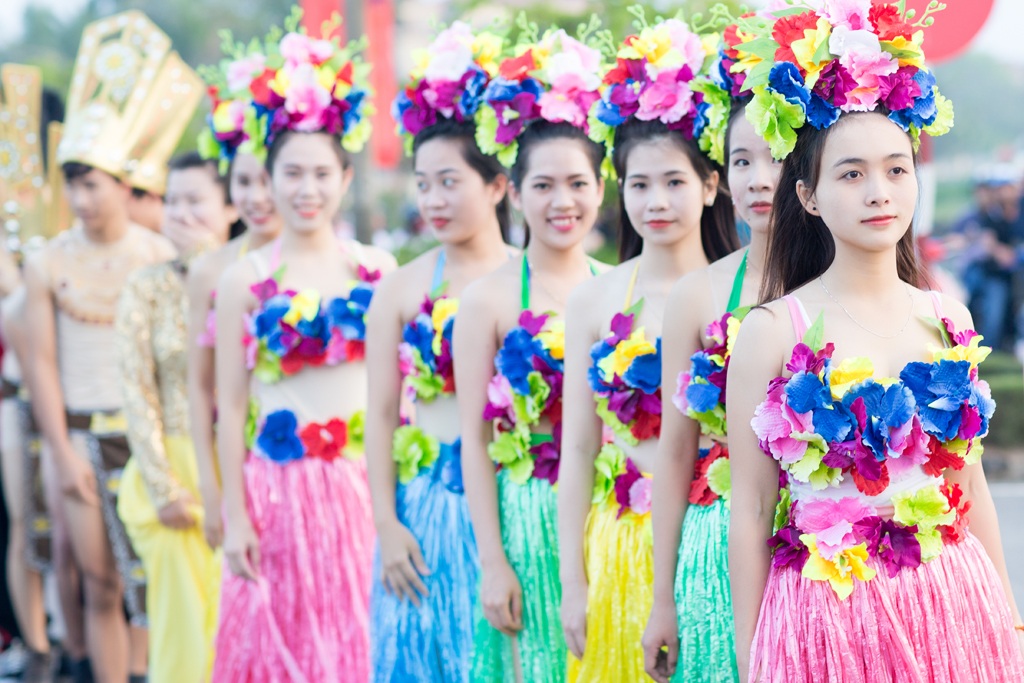 Rực rỡ lễ hội carnaval đường phố Quảng Bình - 5 V.A