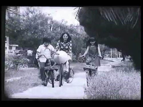 NSƯT Ngọc Thu trong những cảnh quay của Sơn ca trong thành phố