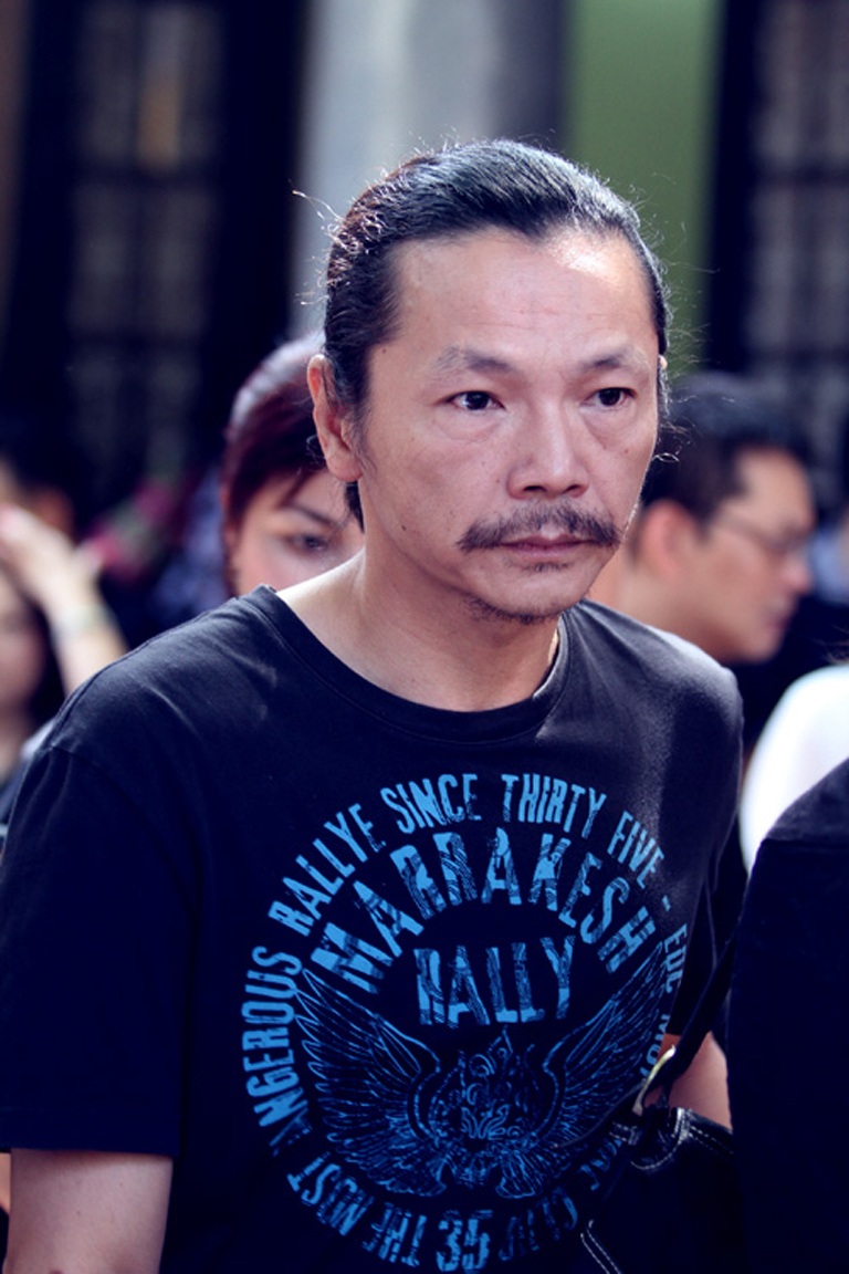 “Chúng tôi thấy có lỗi khi “bất lực” trước nỗi đau của NSƯT Anh Dũng” - 1 “Chúng tôi thấy có lỗi khi “bất lực” trước nỗi đau của NSƯT Anh Dũng”