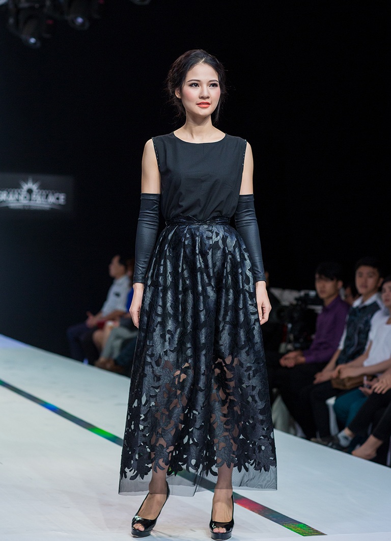 NSƯT Kim Xuân bất ngờ được mời làm... người mẫu - 5 Đêm trình diễn còn có sự tham gia của Hoa hậu Trần Thị Quỳnh