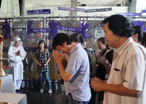 Gia đình, bạn bè tiếc thương nhạc sĩ Phan Nhân