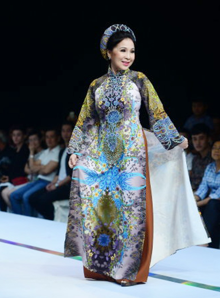 NSƯT Kim Xuân bất ngờ được mời làm... người mẫu - 1 NSƯT Kim Xuân tham gia trình diễn thời trang áo dài
