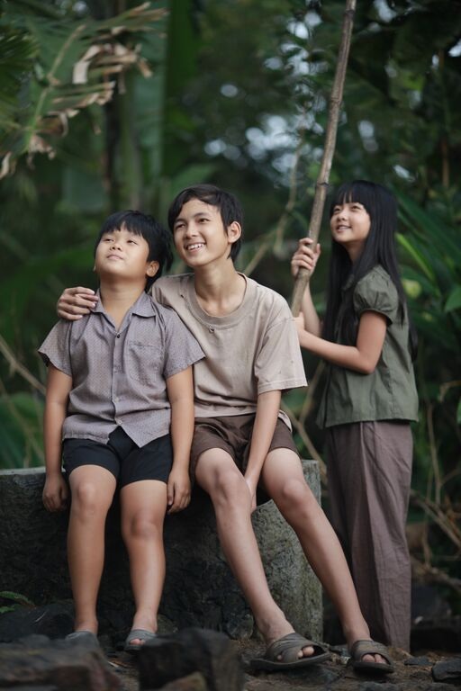 Truyện “Tôi thấy hoa vàng trên cỏ xanh” đắt khách theo phim - 5 Hào Hoa