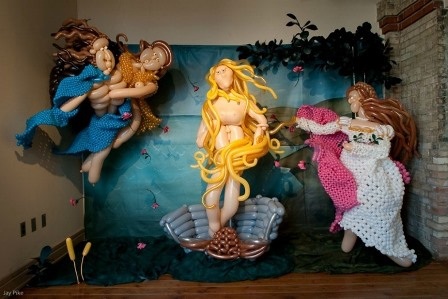 Hài hước với những bức họa nổi tiếng bằng… bóng bay - 4 Birth Of Venus của