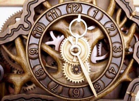 “Siêu nhân” chế tạo đồng hồ bằng…gỗ