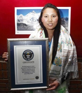 Người phụ chinh phục đỉnh Everest 2 lần trong 1 tuần