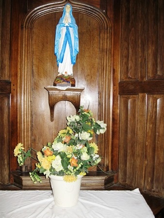 Nhà thờ độc đáo trên cây sồi nghìn tuổi