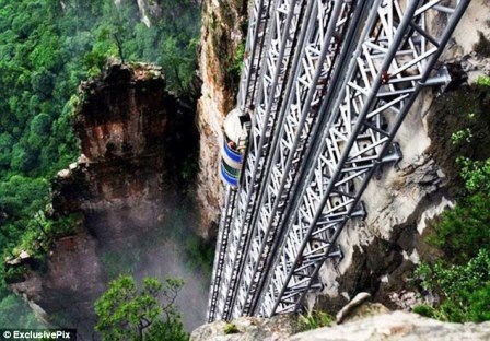 Thang máy “Bách Long” được xây dựng tại khu thắng cảnh Vũ Lăng Nguyên (