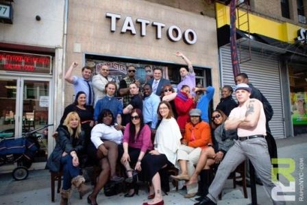 Xăm logo công ty sẽ được tăng lương - 1 Xăm Logo công ty sẽ được tăng lương
