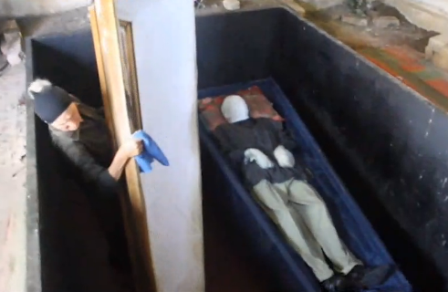 Thi hài anh Joni Bakaradze đã được gia đình bảo quản suốt 18 năm qua