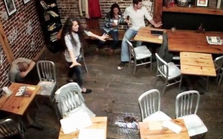 Bật cười với clip “sức mạnh siêu nhiên” đánh lừa khách hàng