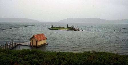 Sân golf 18 lỗ được các tạp chí nổi tiếng như