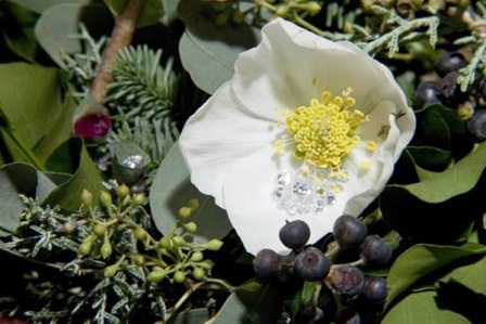 Chiếc vòng hoa thuộc hàng xa xỉ có chiều dài 60cm được rao bán trên trang mạng