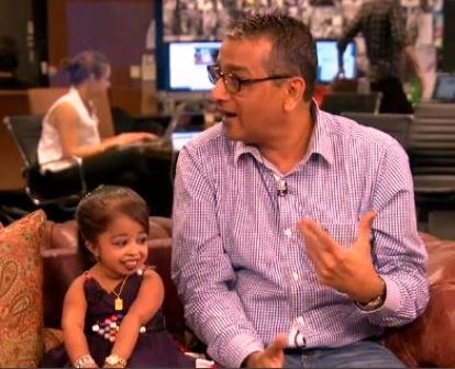 Chỉ với chiều cao chỉ 63.5 cm, cô gái