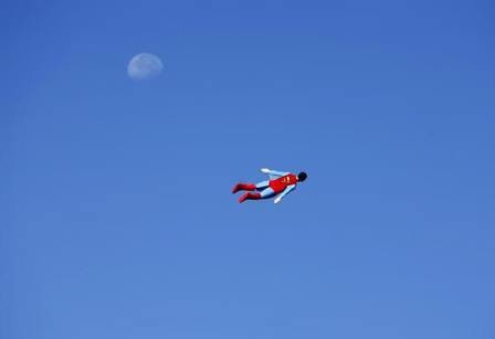 Siêu nhân bay giữa không trung