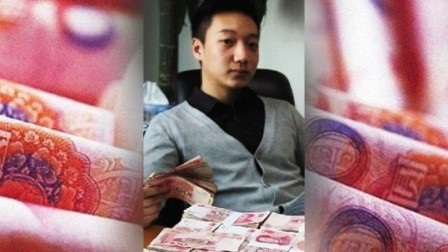 Thanh niên Trung Quốc chi 3,5 tỷ đồng thuê... bạn gái về Tết - 2 Nam thanh niên bên chồng tiền mặt dùng để thuê bạn gái