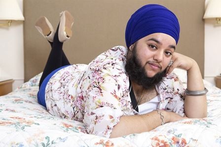 Trước khi mắc bệnh lạ, Harnaam Kaur là một cô gái xinh đẹp đầy nữ tính