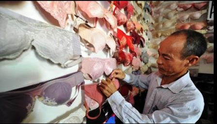 Chen Qingzu đã sưu tầm áo ngực phụ nữ suốt 20 năm qua
