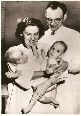 Ronnie và Donnie Galyon lúc mới chào đời