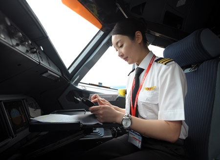 “Cô Kim” xinh đẹp trong buồng lái phi công - 3 Nữ phi công có khát vọng cháy bỏng là bay tới khắp nơi trên toàn thế giới