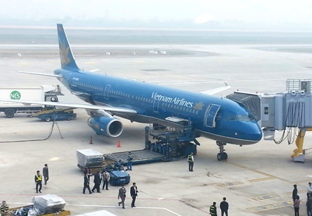 Ga hàng không lớn nhất Việt Nam khai thác chuyến bay đầu tiên - 1 Chuyến  bay VN661 của Vietnam Airlines là chuyến bay đầu tiên khai thác tại nhà ga T2