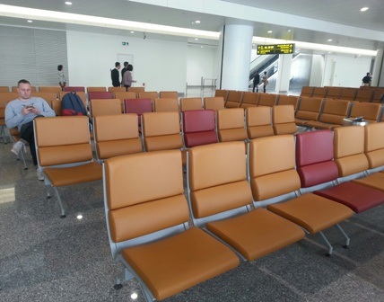 Ga hàng không lớn nhất Việt Nam khai thác chuyến bay đầu tiên - 4 Hệ thống ghế nghỉ tại khu cách ly nhà ga T2