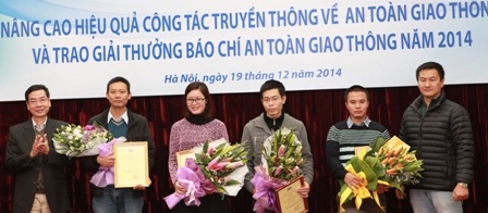 Dân trí đoạt giải Ba báo chí về an toàn giao thông quốc gia - 1 Giải thưởng Báo chí về an toàn giao thông được tổ chức thường niên