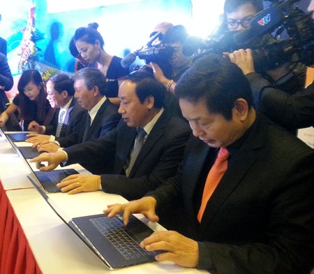 Chính thức vận hành hệ thống bán vé tàu điện tử - 1 Hệ thống bán vé tàu điện tử được vận hành sáng nay (21/11)