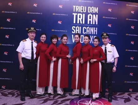 Vietnam Airlines tri ân hành khách hội viên Bông Sen Vàng