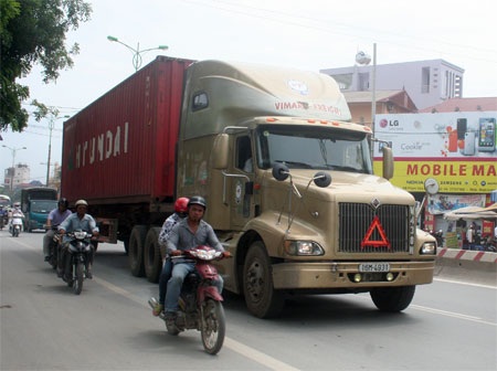 Cước phí vận tải ở Việt Nam cao hơn Mỹ và Trung Quốc - 1 Cước phí vận tải ở Việt Nam cao hơn Mỹ và Trung Quốc