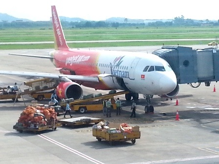 Hành khách đi máy bay của Vietjet Air tự ý mở cửa thoát hiểm chiều 17/4