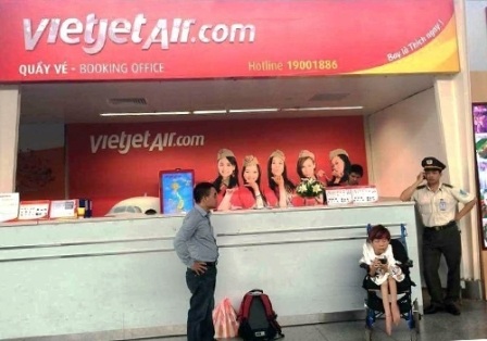 Xử phạt 2 nhân viên Vietjet Air từ chối phục vụ hành khách khuyết tật - 1 Chị Vân bị từ chối vận chuyển tại sân bay Đà Nẵng chiều 2/4.
