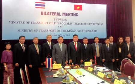 Thí điểm mở tuyến vận tải hành khách Việt Nam - Thái Lan - 2 Đoàn đại biểu Bộ GTVT hai nước tham dự cuộc hội đàm