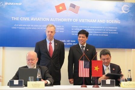 Kỳ vọng thiết lập đường bay thẳng Việt Nam - Hoa Kỳ vào cuối năm 2015 - 1 Lễ ký kết Biên bản Hợp tác giữa CAAV và Boeing chiều 26/1