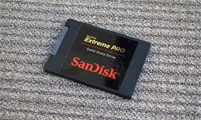 Là mẫu ổ cứng SSD đầu tiên trên thị trường hỗ trợ chế độ bảo hành lên đến 10 năm,