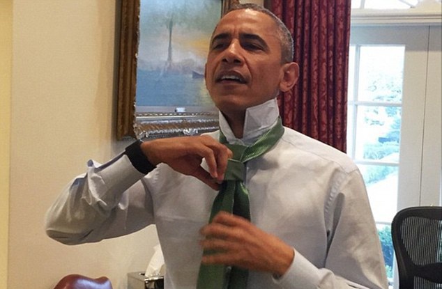 Cận cảnh chiếc đồng hồ của tổng thống Mỹ Barack Obama - 10 Chiếc đồng hồ Fitbit đã thực sự chiếm được cảm
