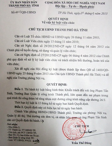 Kỷ luật Trưởng BQL công trình vụ thảm bê tông nhựa trong mưa - 1 Kỷ luật Trưởng ban quản lý công trình vụ thảm bê tông nhựa trong mưa