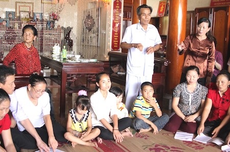 Buổi tâp luyện của CLB dân ca Ví, Giặm xã Ngọc Sơn, huyện Thanh Chương (Nghệ An).