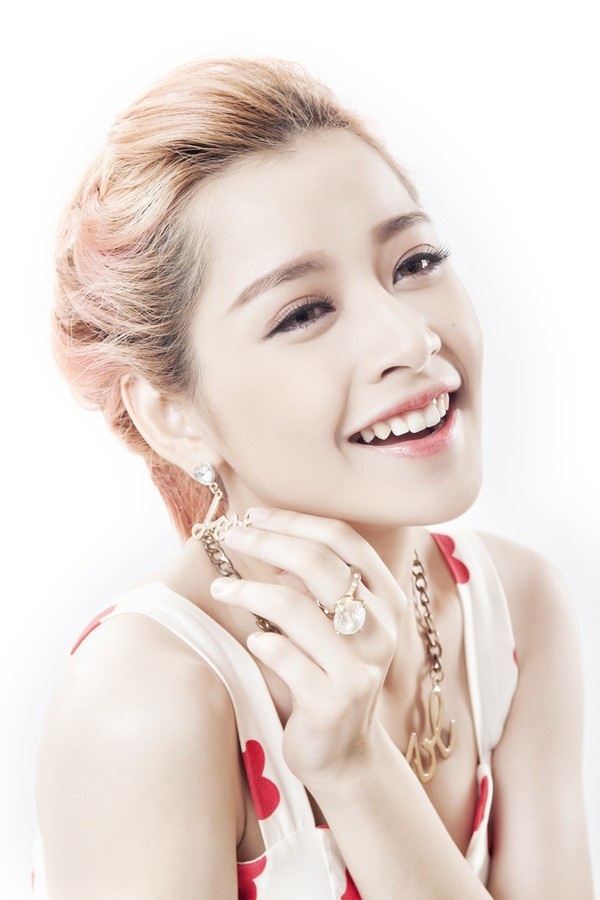 Chi Pu trở thành gương mặt đại diện của cuộc thi Miss Vinh 2014 - 5 Chi Pu cũng được ống kính phóng viên